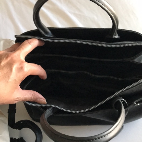 Lovely Black Nine West Versatile Purse. - Picture 7 of 8